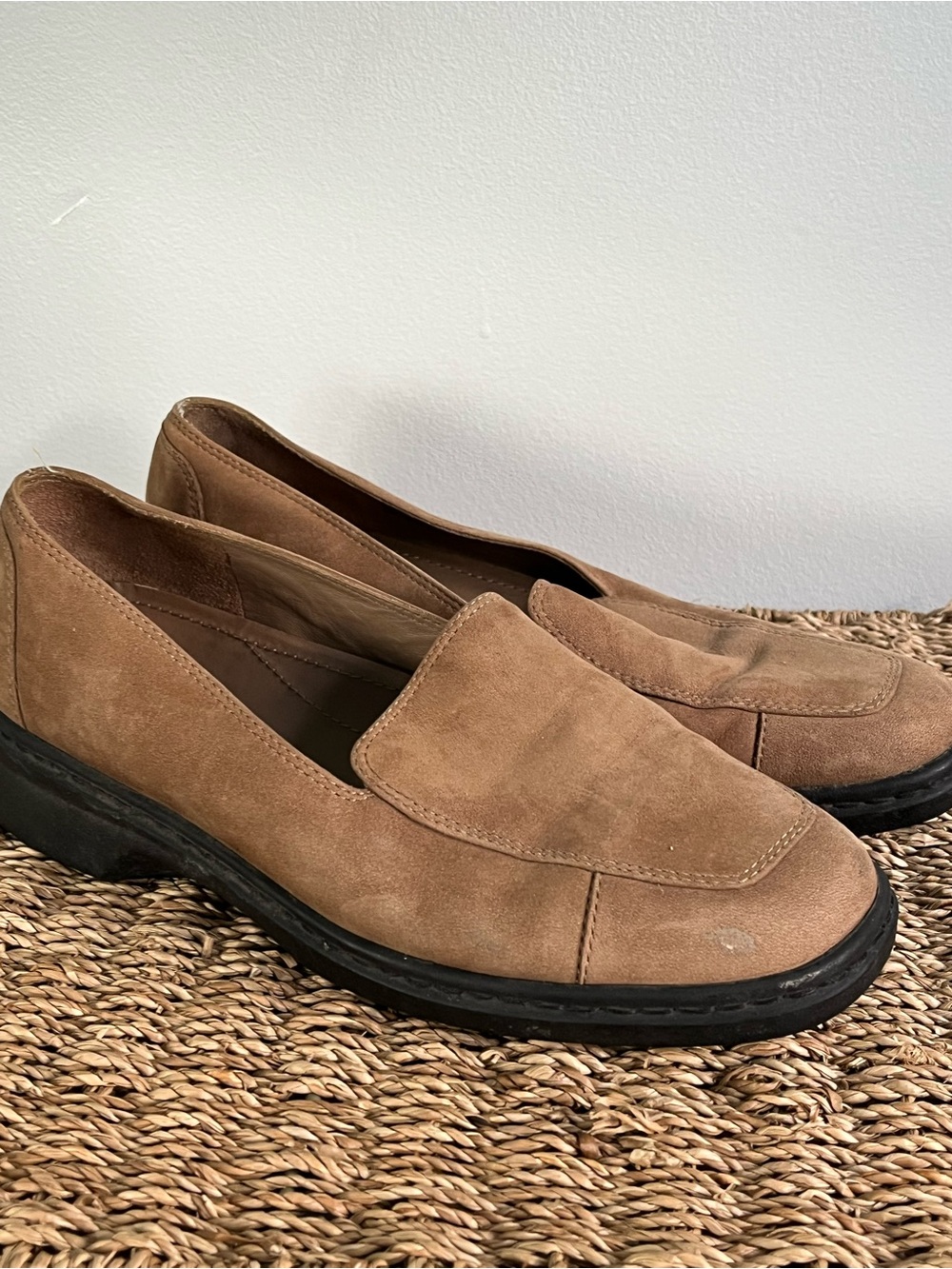 Clarks Springers Suede Loafers Size 7.5